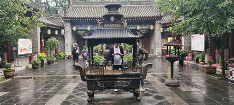 Xiangzi Temple:  Kiinalaisen arkkitehtuurin helmi Changzhoussa!