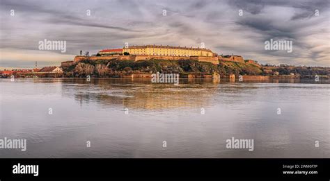 Deylam Castle! A Fortress Steeped in History and Commanding Breathtaking Views