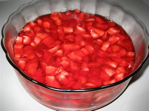 How to Put Fruit in Jello: A Culinary Adventure Beyond the Bowl